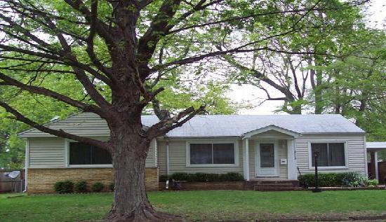 2113 Grant, Springfield, IL 62703 