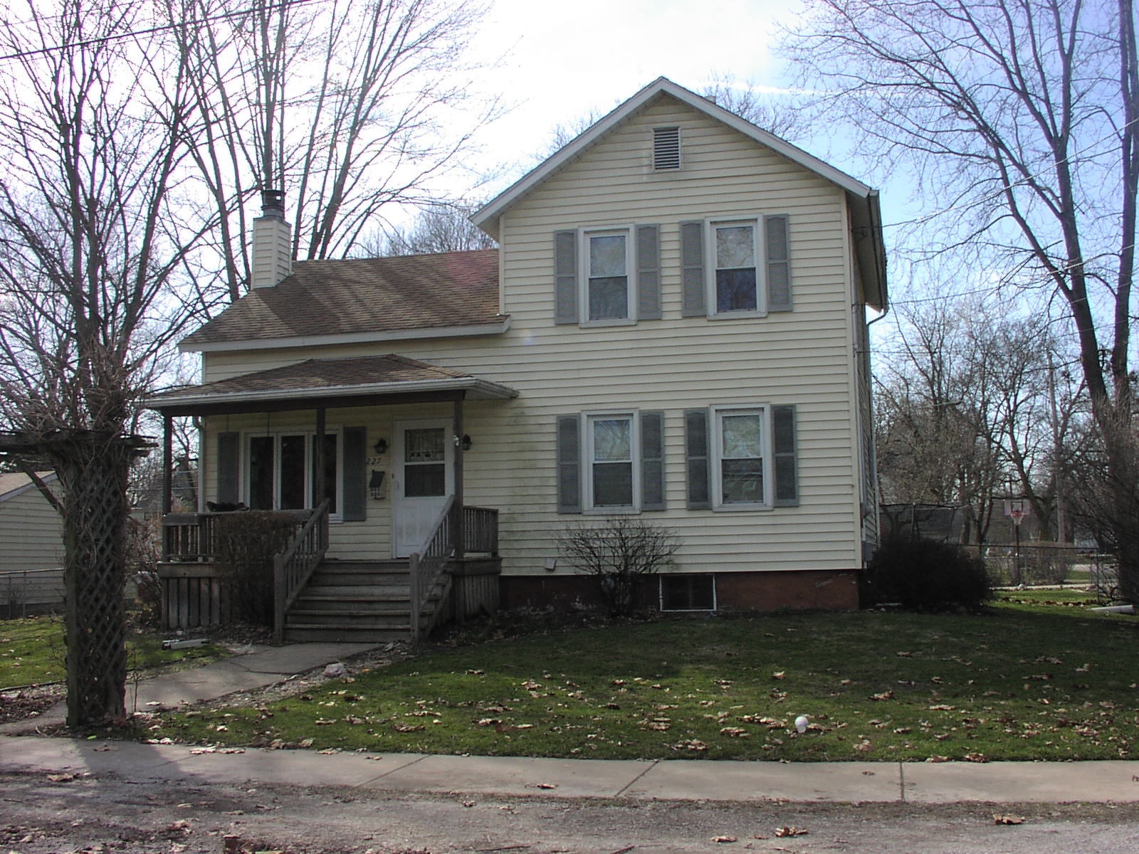 227N Ash St, Momence, IL 60954 