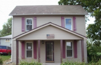 206 W Franklin St, Hudson, IL 61748 
