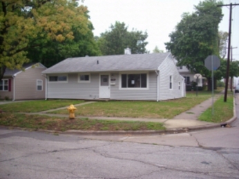 1314 S Madison St, Bloomington, IL 61701 