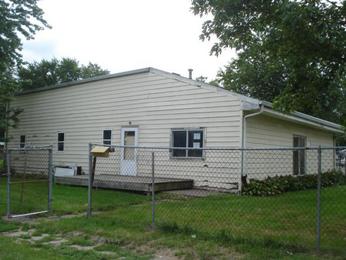 1927 8th Avenue, East Moline, IL 61244 