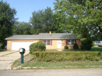 411 Errett Rd, Rochelle, IL 61068 