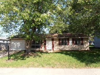 1726 Memorial Dr, Pekin, IL 61554 
