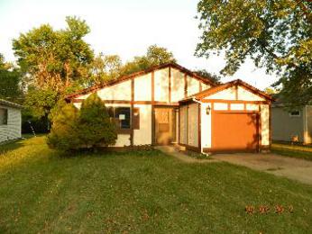 53 Woodbine Dr, Crystal Lake, IL 60014 