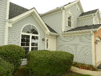 6893 Hampton Cir, Gurnee, IL 60031 