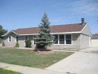 810 E Streamwood Bl, Streamwood, IL 60107 