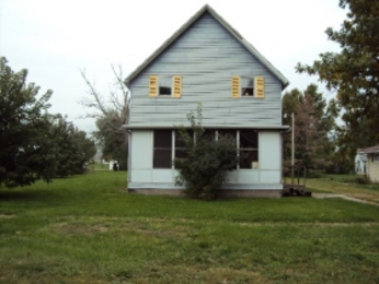 420 Water St, Weldon, IL 61882 