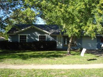 1015 West Polk Avenue, Charleston, IL 61920 
