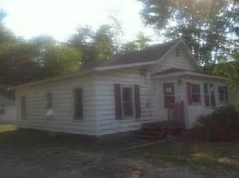 247 E Main St, Warrensburg, IL 62573 
