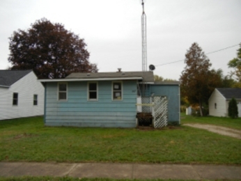 717 Dewey St, Harvard, IL 60033 