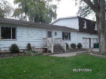 1613 N Hickory Ave, Round Lake Beach, IL 60073 