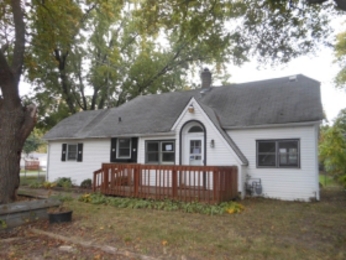 229 Kenwood Dr, Round Lake, IL 60073 