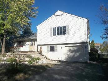 987 Stuart Dr, Bartlett, IL 60103 