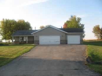 8252 Clearview Dr, Rockford, IL 61102 