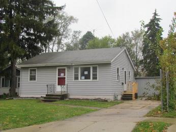 834 Hammond Ave, Aurora, IL 60506 