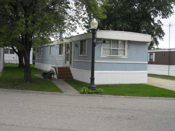 80 Chariot Road, Wheeling, IL 60090 