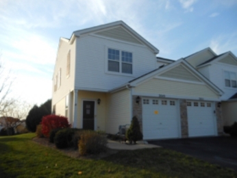 2049 Limestone Ln, Carpentersville, IL 60110 