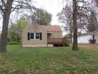 6209 Squire St, Godfrey, IL 62035 