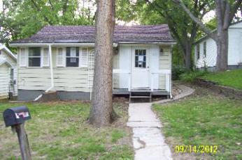 1211 Barker St, Bloomington, IL 61701 