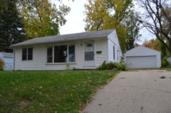 15 5th Dr, Decatur, IL 62521 