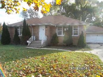 711 S Fulton Ave, Waukegan, IL 60085 