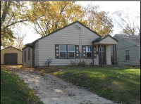 706 E Seneca Pl, Peoria, IL 61603 