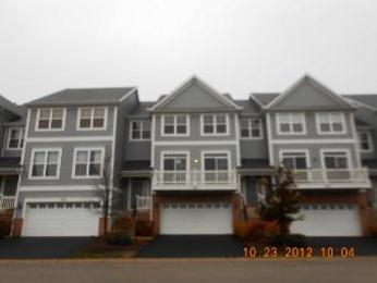 296 Hickory Ln, South Elgin, IL 60177 