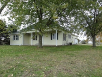 992 Avery Branch Rd, Mulberry Grove, IL 62262 