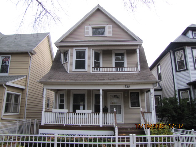 1725 Granville Ave, Chicago, IL 60660 