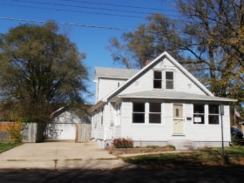1315 Willow St, Pekin, IL 61554 