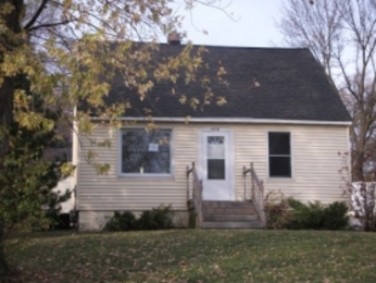 3310 W Grove Ave, Waukegan, IL 60085 