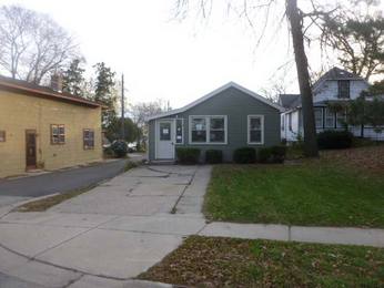 161 Forest Ave, Fox Lake, IL 60020 