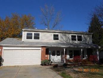 9090 Primrose Ln, Hickory Hills, IL 60457 