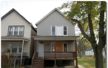 5705 S May St, Chicago, IL 60621 