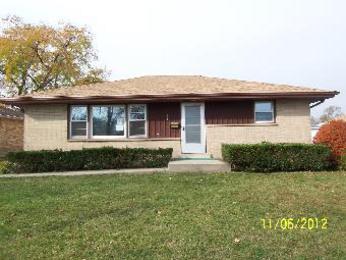 2420 Walnut St, Waukegan, IL 60087 