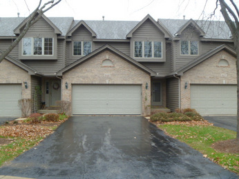 949 Millcreek Cir, Elgin, IL 60123 