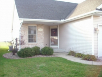 1913 Marina Dr, Normal, IL 61761 