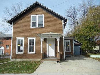 123 5th Street, Aurora, IL 60505 