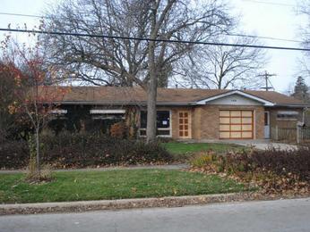 706 N Evanslawn Ave, Aurora, IL 60506 