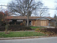 706 N Evanslawn Ave, Aurora, IL 60506 