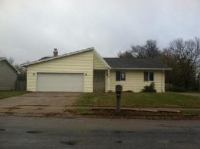 1119 W Sherman St, Taylorville, IL 62568 