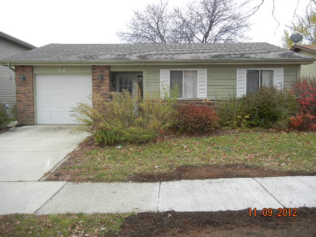 12 Blue Jay Ct, Woodridge, IL 60517 