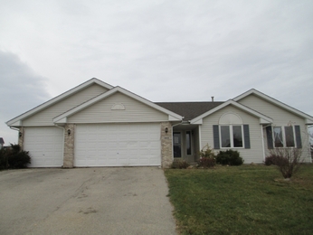 303 Oak St, Poplar Grove, IL 61065 