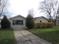 221 Hampshire Ave, Aurora, IL 60505 