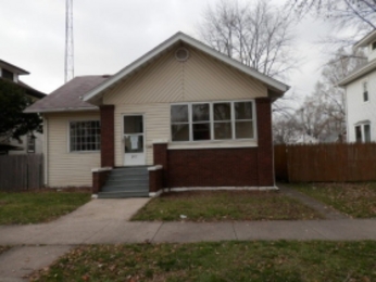 645 S Poplar Ave, Kankakee, IL 60901 