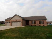 1605 Night Hawk Ct, Pekin, IL 61554 