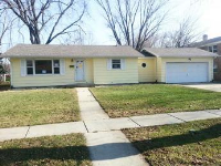 231 Robert Dr, Elgin, IL 60123 