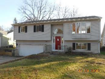 8711 Shady Ln, Wonder Lake, IL 60097 