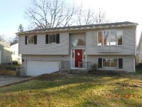 8711 Shady Ln, Wonder Lake, IL 60097 