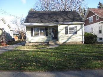 411 Elm St, Elgin, IL 60123 